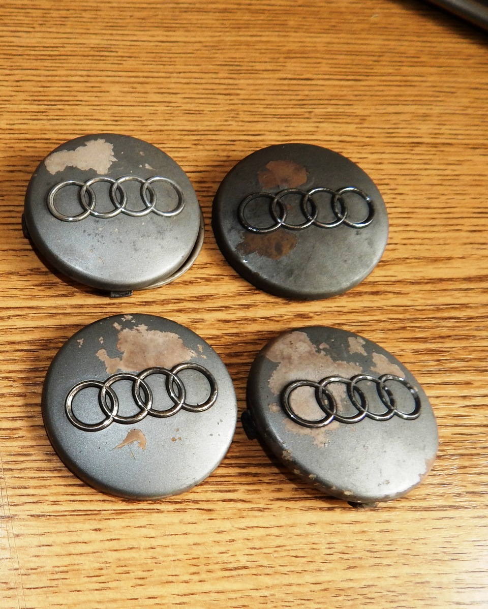 Центральные колпачки для литых дисков — Audi A6 (C4), 2,5 л, 1997 года ...