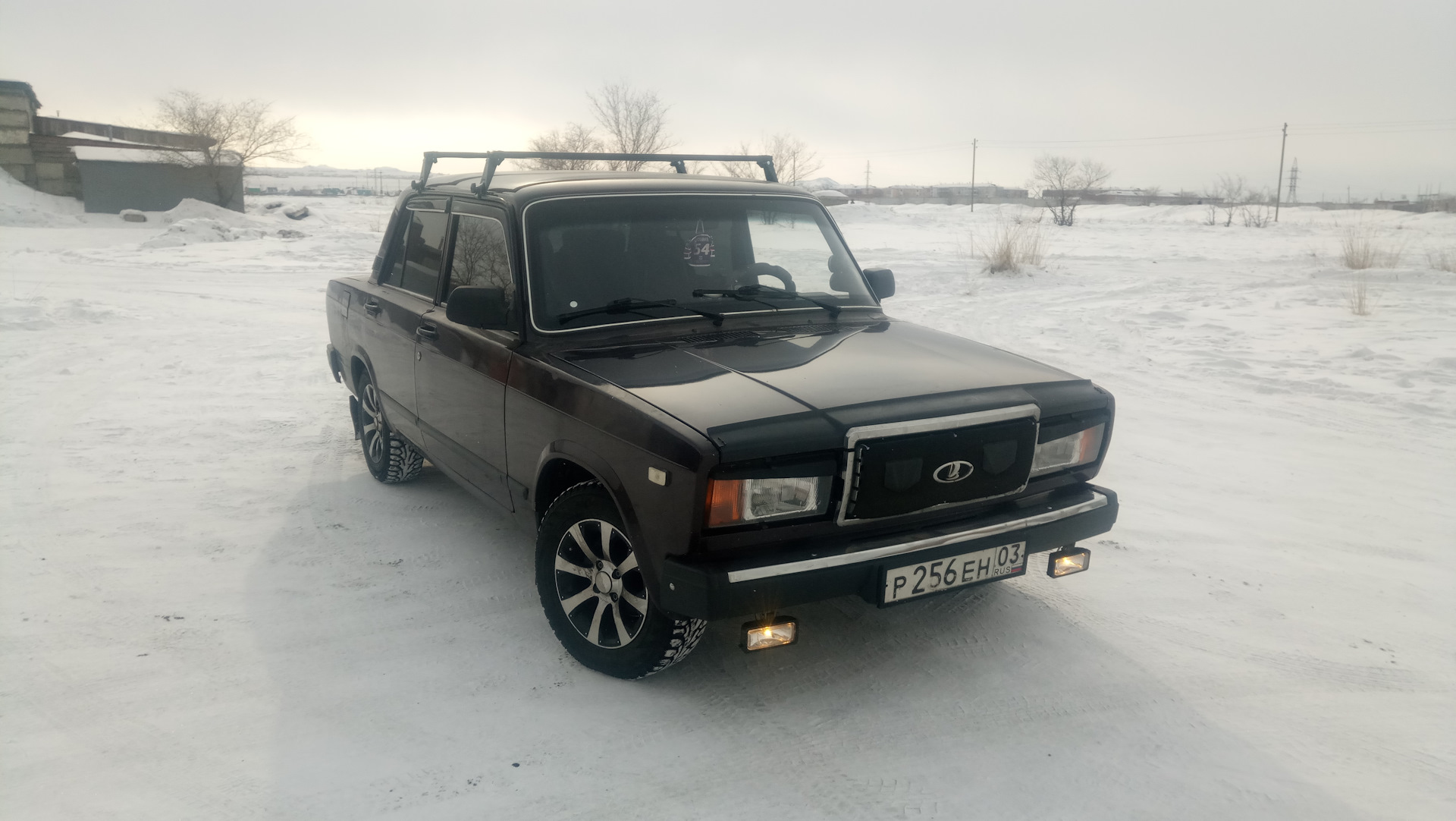 Lada 2107 с багажником на крыше