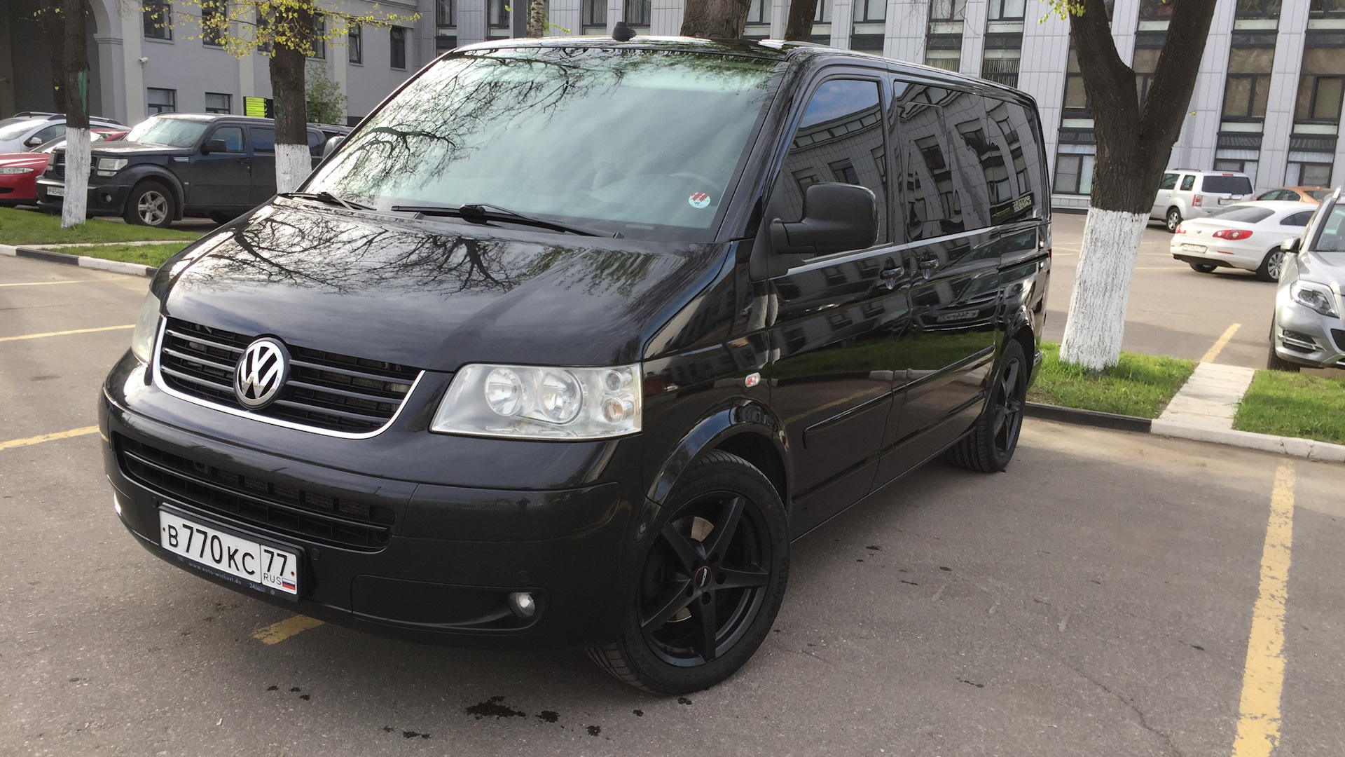 Volkswagen Multivan (T5) 2.5 дизельный 2008 | 2,5 л. Черный Бегемот на  DRIVE2