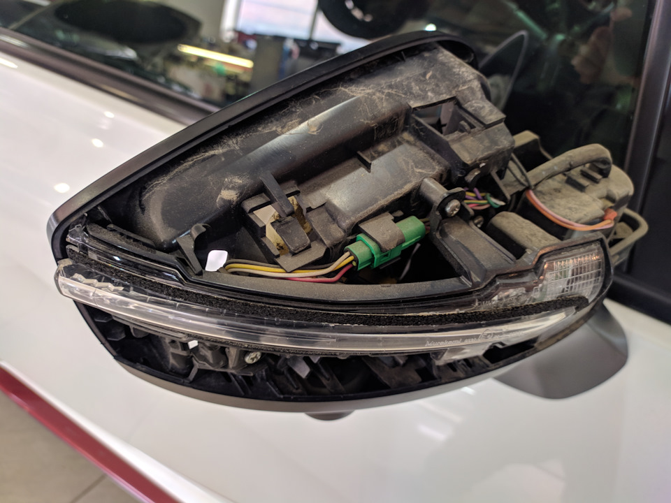 aaxEa4oLQkSrMRo4 WfsaCm bvo 960 динамические указатели поворотов что это