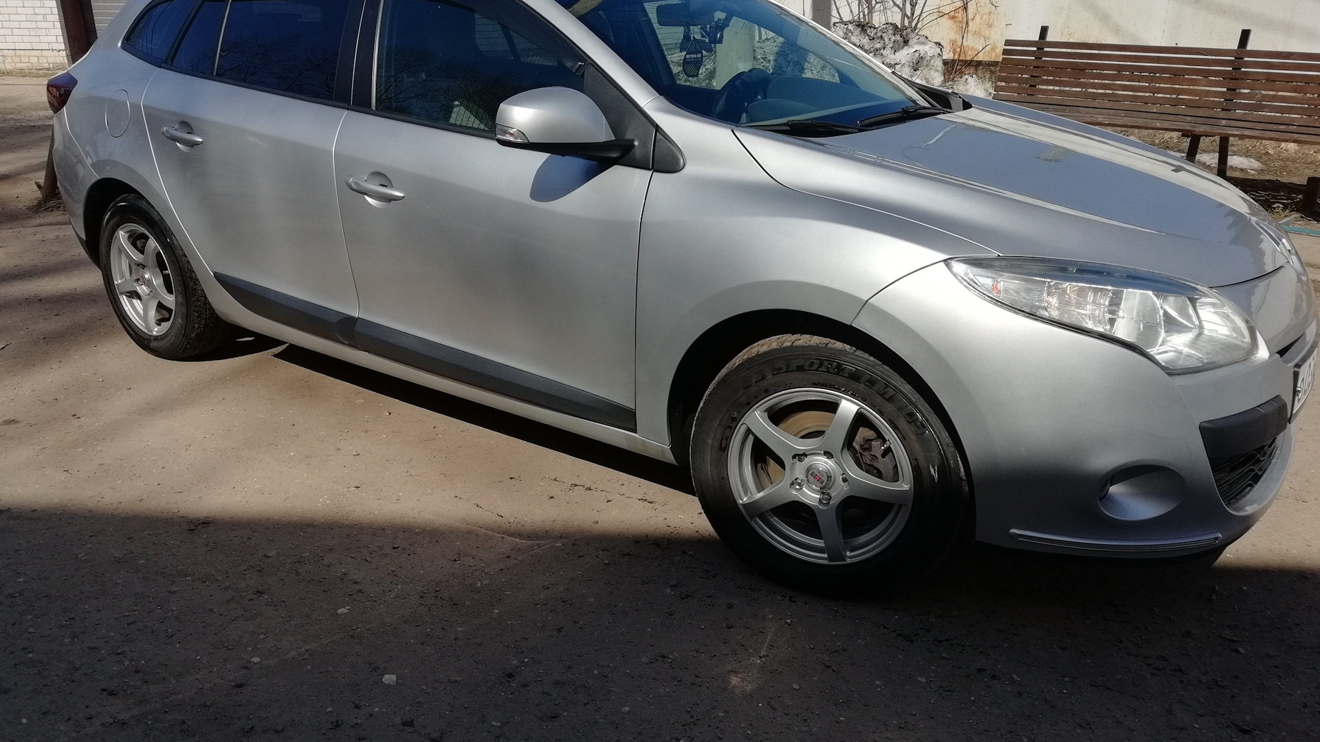 Renault Megane III 1.5 дизельный 2011 | Корабль из Франции на DRIVE2