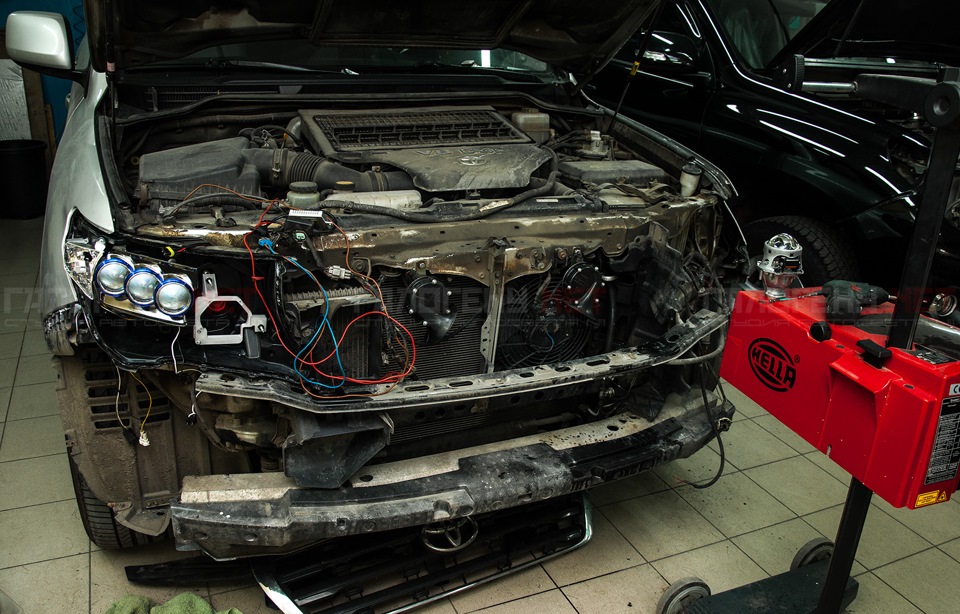 Toyota Land Cruiser 200 — доработка китайских фар DragonEye — ГАЛОГЕНУ ...