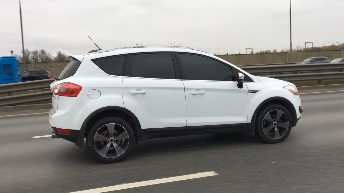 Колеса куга 1. Ford Kuga 2.5. Форд Куга 2.5 200 л.с. Форд Куга белый r17. Ford Kuga 2 18 245 50.