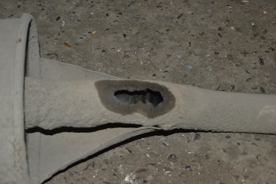 [44] Замена прогоревшего глушителя на новый. — Lada Калина хэтчбек, 1,6 ...