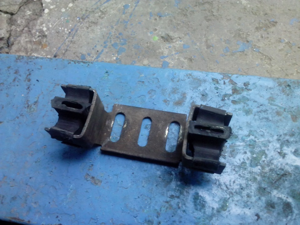 Заменил подушку кулисы — ЗАЗ 1102, 1,1 л., 2003 года | своими руками ...