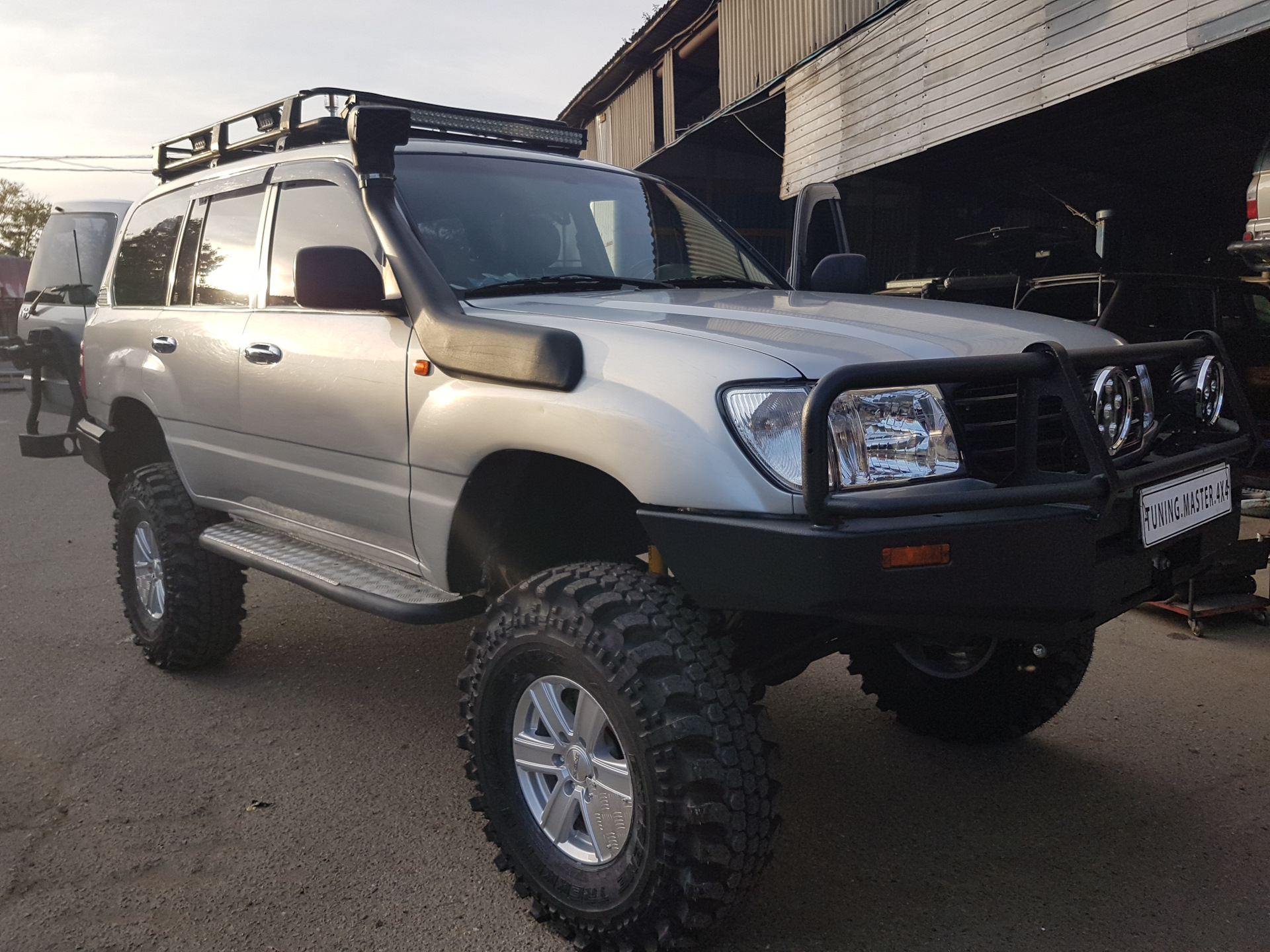 Land cruiser 105