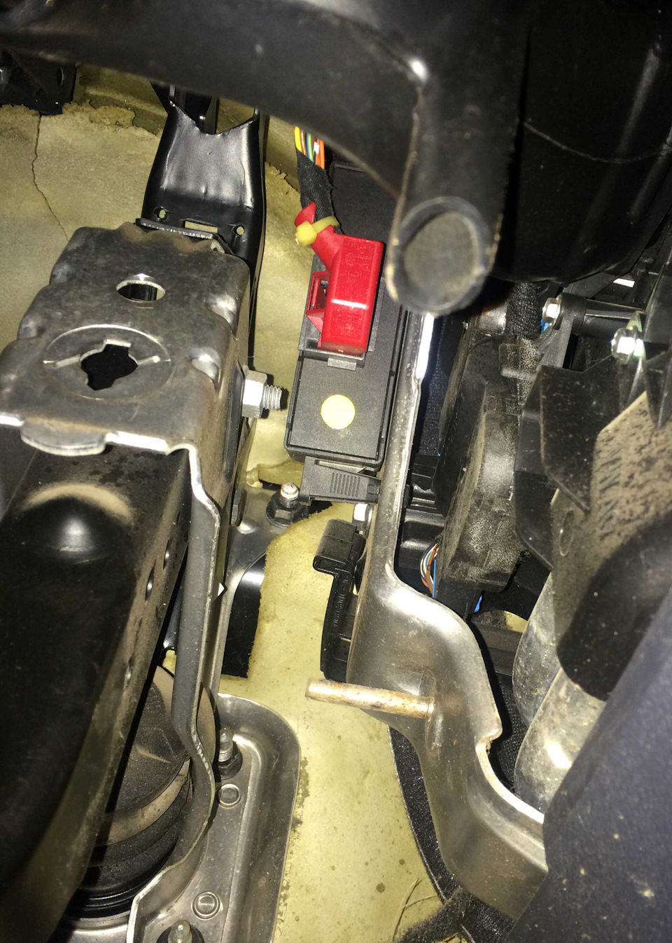 Замена блока комфорта (Gateway) — Volkswagen Golf Mk5, 1,6 л, 2007 года ...
