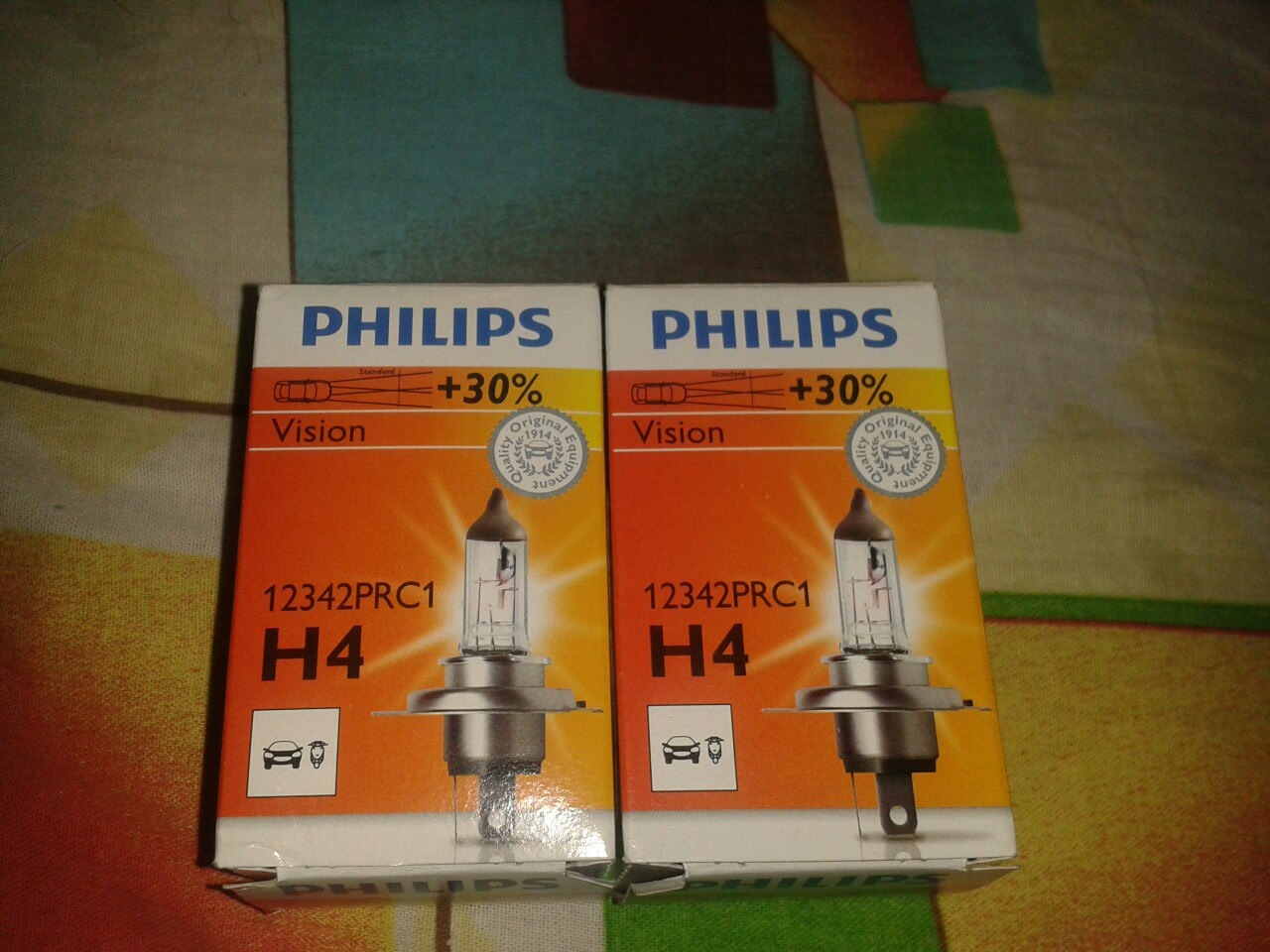 Philips vision купить. Philips h4 3200k Vision +30%. Toyota Cresta 100 лампы ближнего света. 12342prc1 упаковка. 12342prb1.