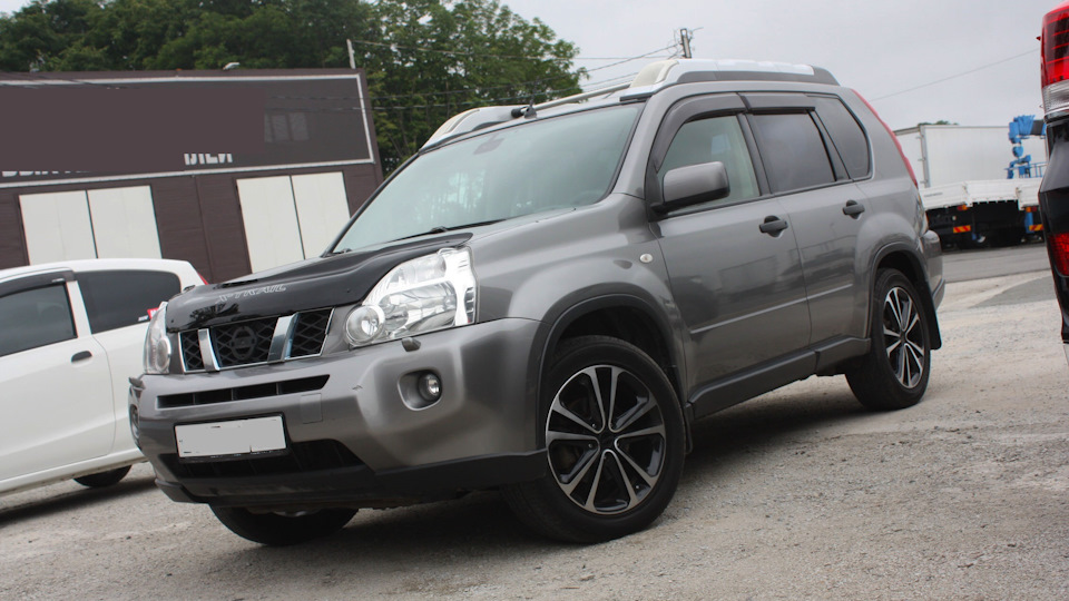 Nissan X-Trail Серый Барс V-2.5