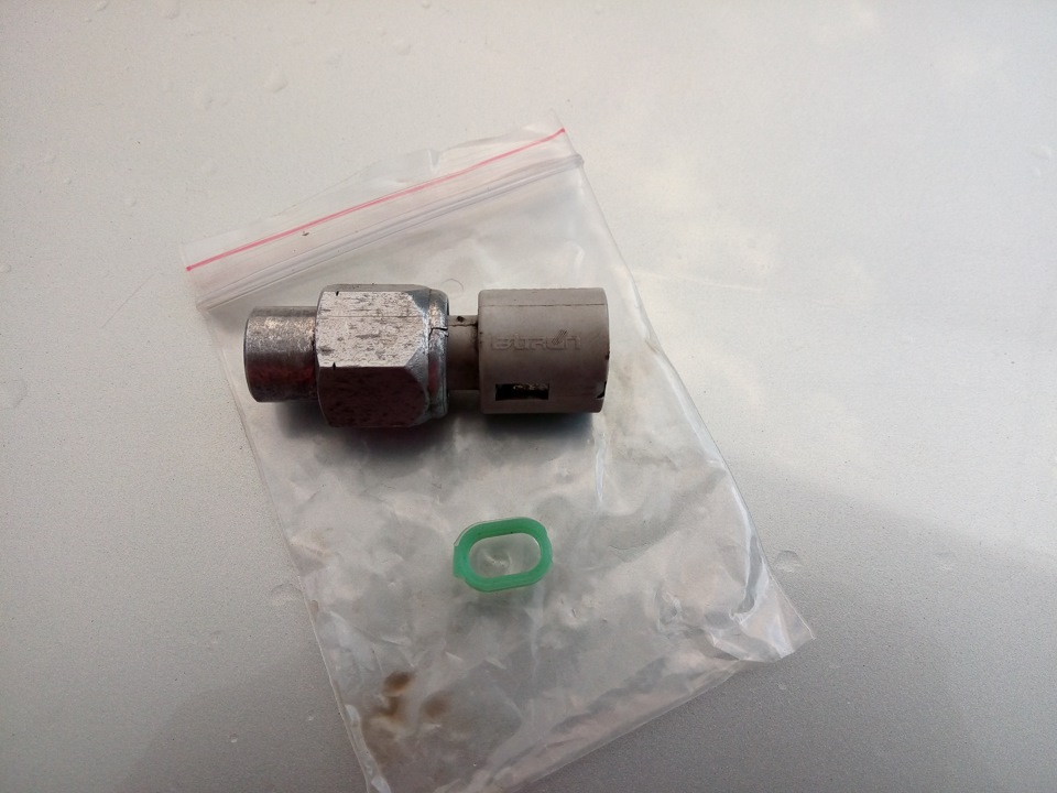 Датчик гур рено логан 1. 497610324r датчик давления гур дастер. Датчик гура рено логан 1. Датчик гур логан 2. Датчик давления гур рено логан 1.