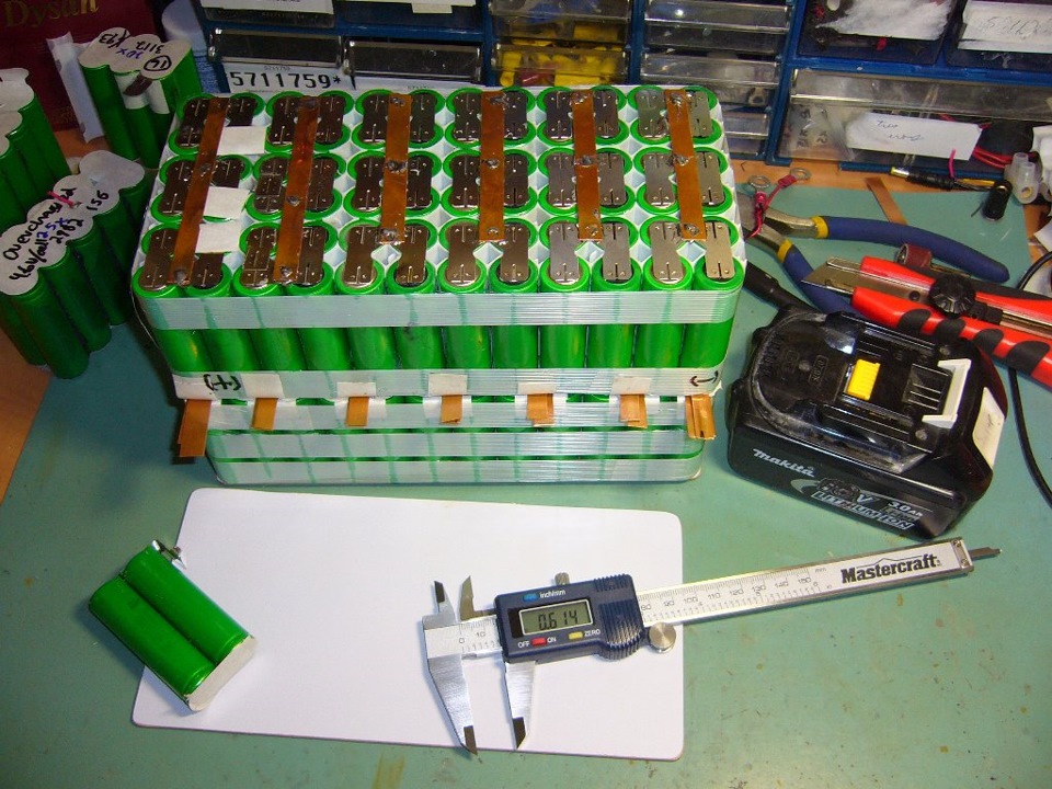 Как сделать батарейку дома из подручных материалов