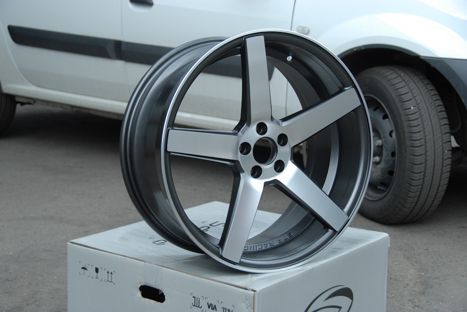 литые диски Sakura Wheels 9140 в стиле VOSSEN CV3 19'' 100x5 ET45 8.5J ...