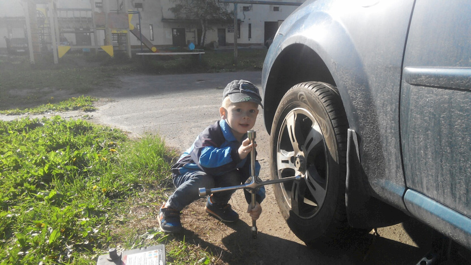 Смена колес. — Chevrolet Lacetti 5D, 1,4 л., 2009 года | колёсные диски ...