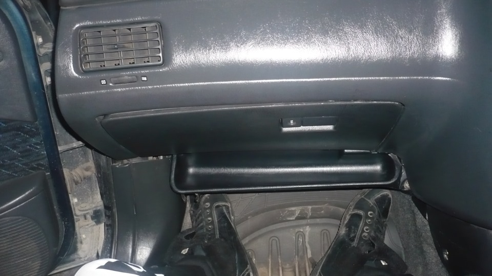 Как снять бардачок марк 2 90 Полочка под бардачок - Toyota Caldina (190), 2 л, 1995 года аксессуары DRIVE2