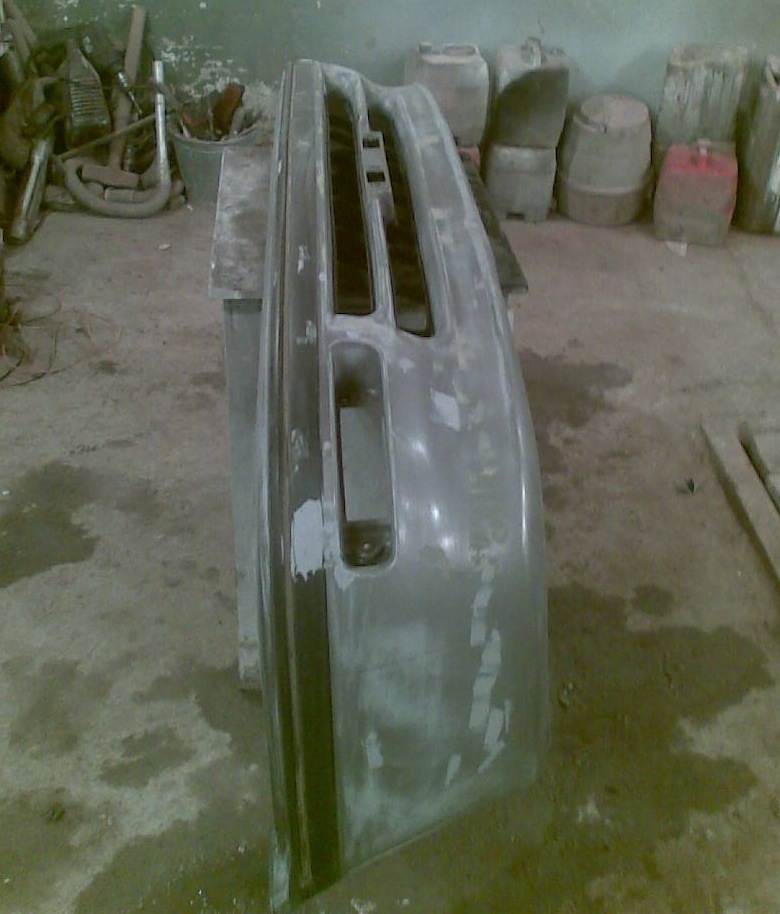 The bumper is with us again  - Toyota Corolla Levin 16 L 1991