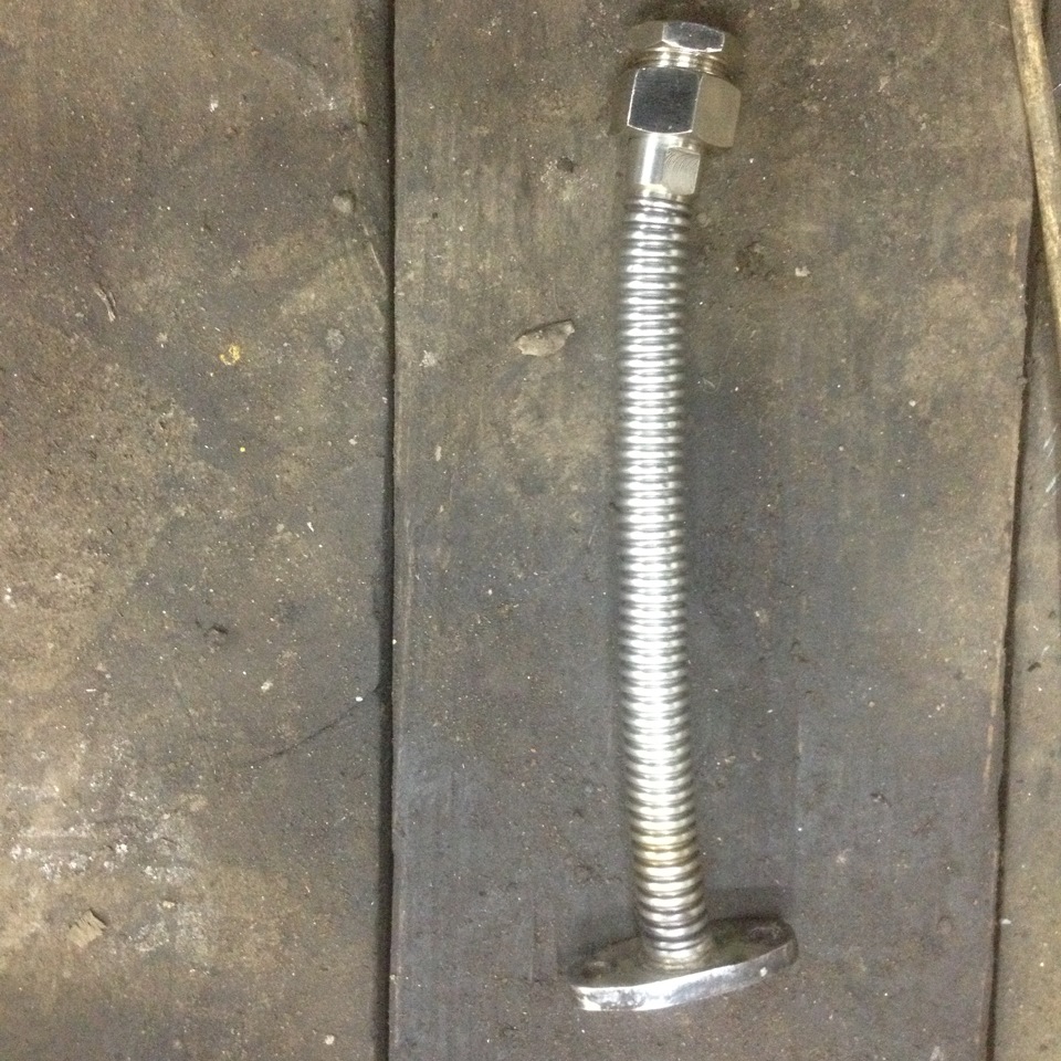 трубка слива -конечно паянная серебром газовая подводка — Daewoo Nexia (2G)