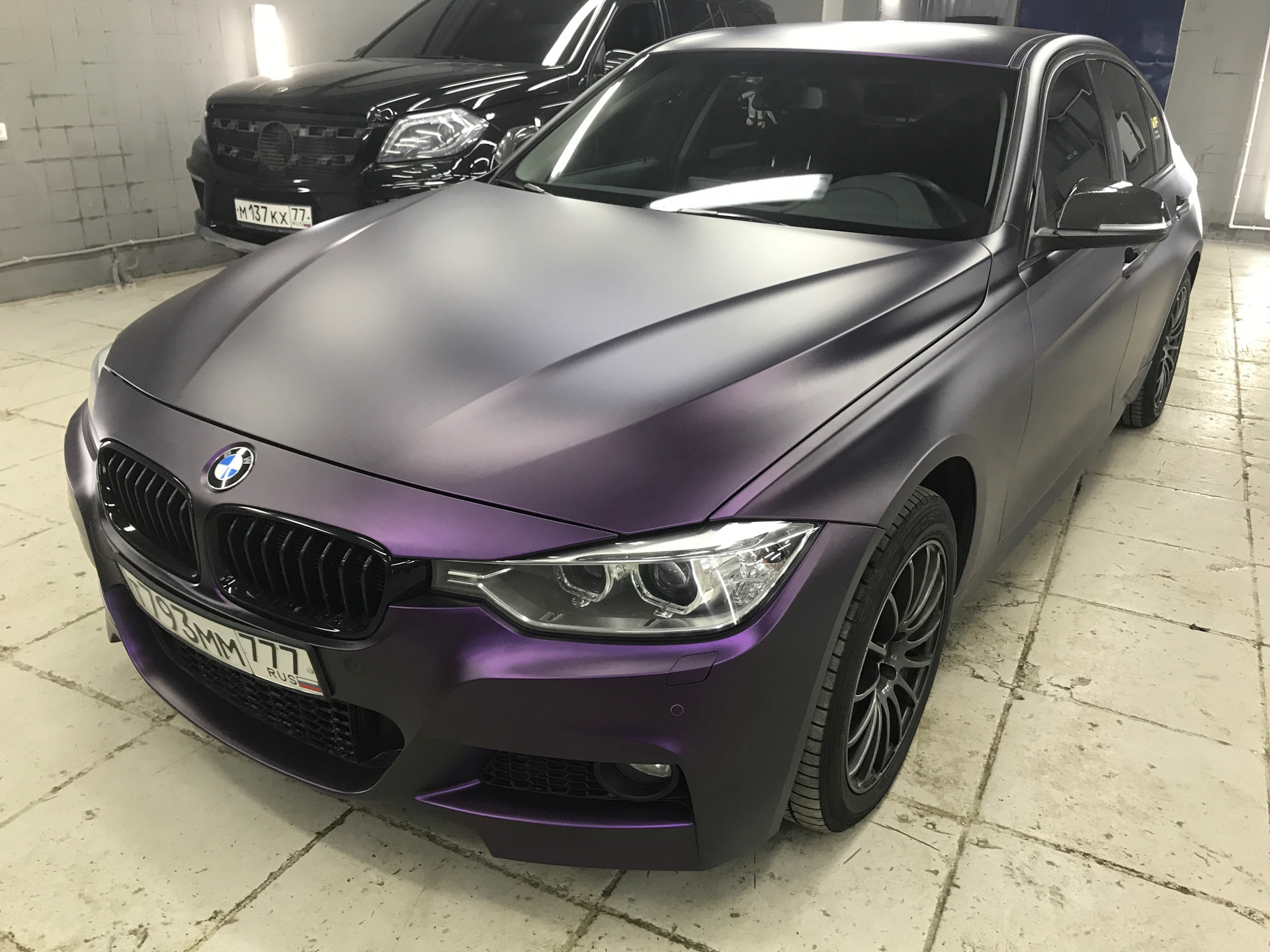 BMW f30 зеленая матовая