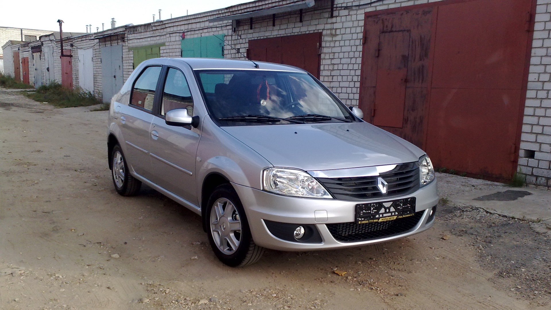 Renault Logan (1G) 1.6 бензиновый 2013 | Tver Silver на DRIVE2