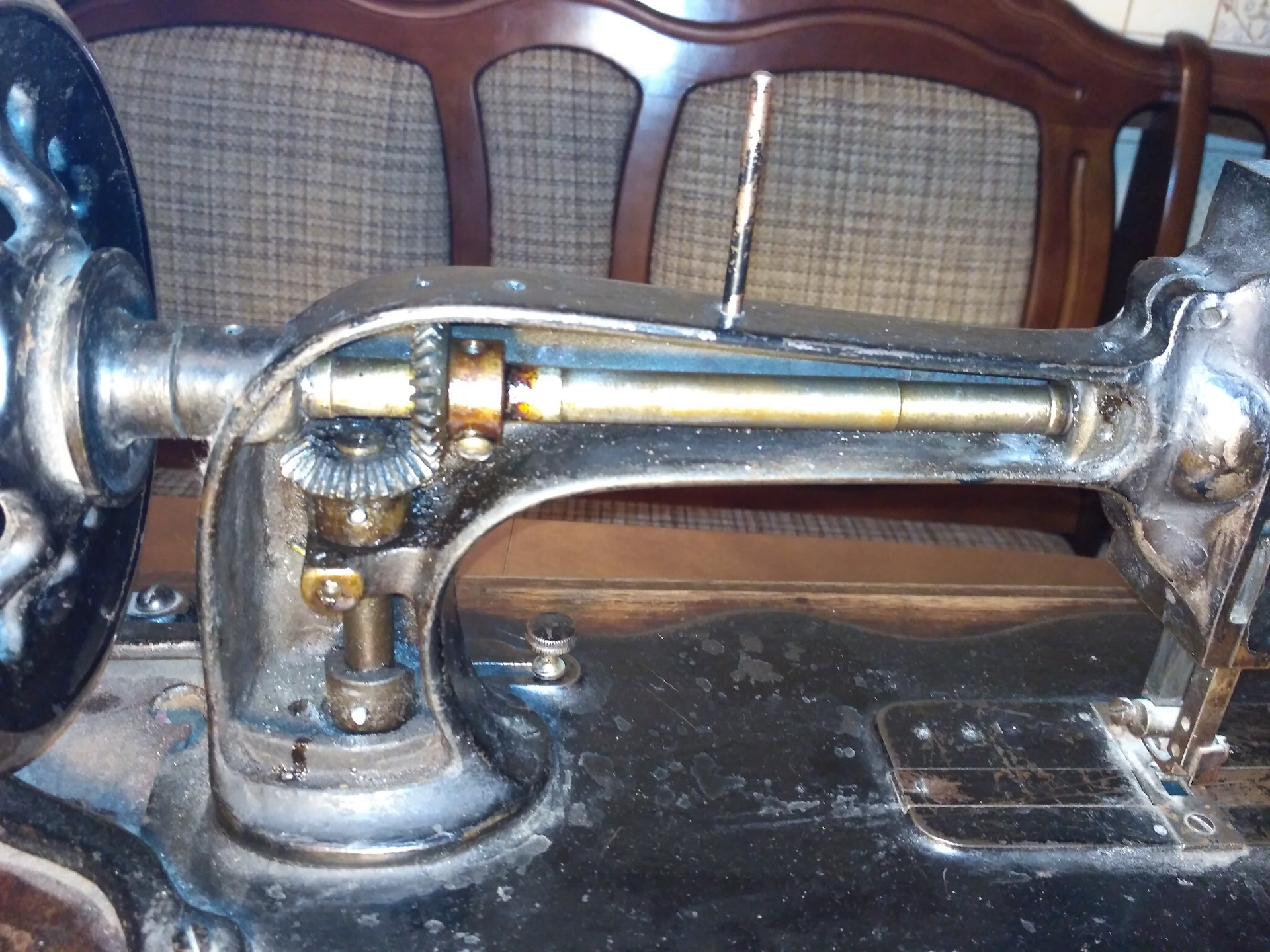 Ремонт швейной машинки зингер. Швейная машинка Зингер 1890. Швейная машинка Зингер 16к33. 54504 Зингер. Швейная машинка 1860 года.