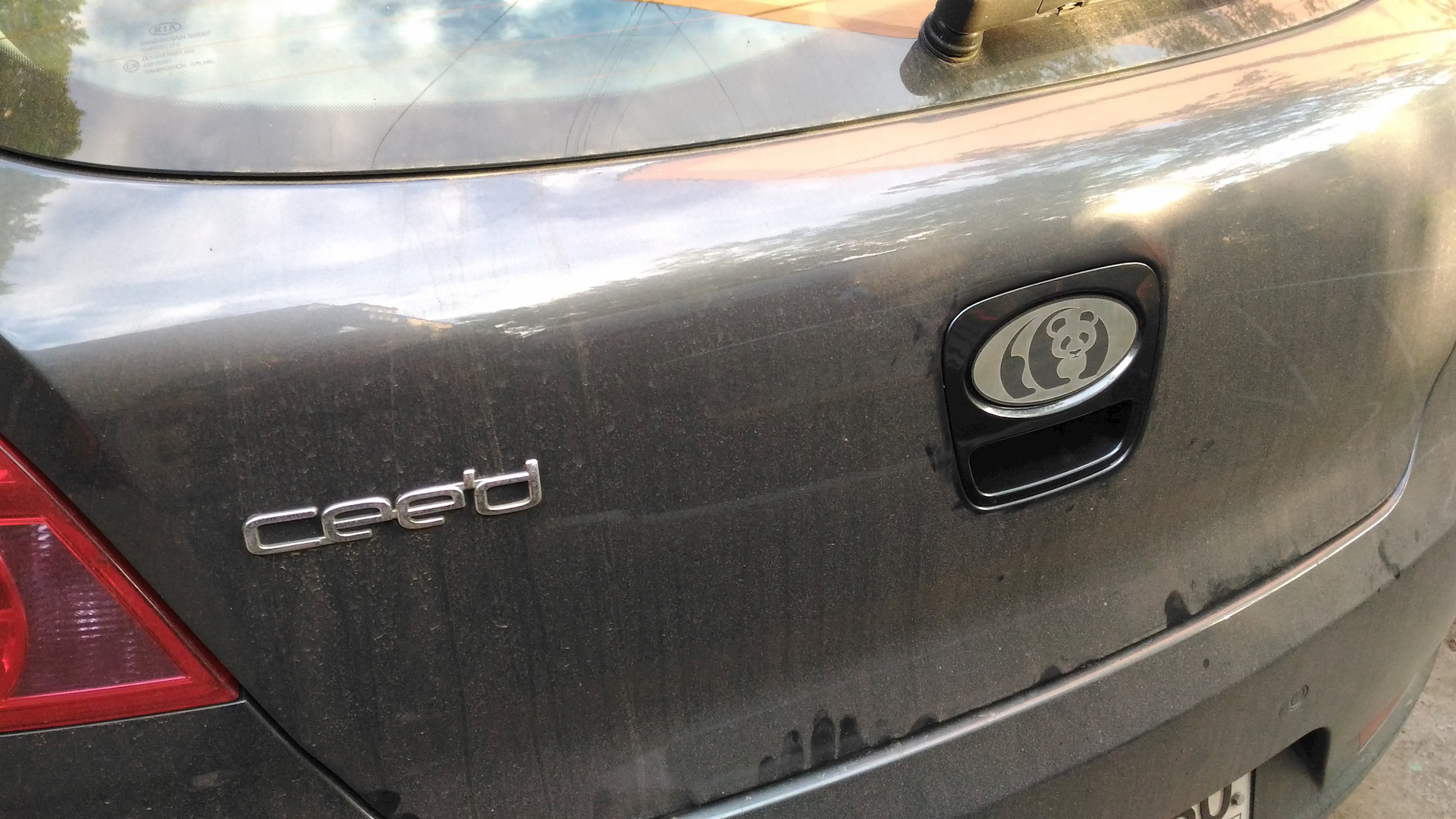Как снять эмблему с багажника Шильд за место эмблемы КИА - KIA Ceed (1G), 1,6 л, 2011 года аксессуары DRIVE2