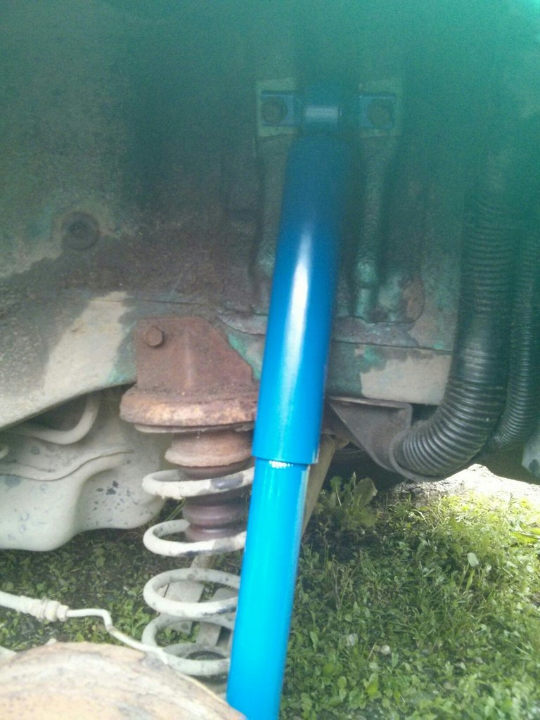 Замена задних амортизаторов — KIA Rio 5-door (1G), 1,5 л, 2002 года ...