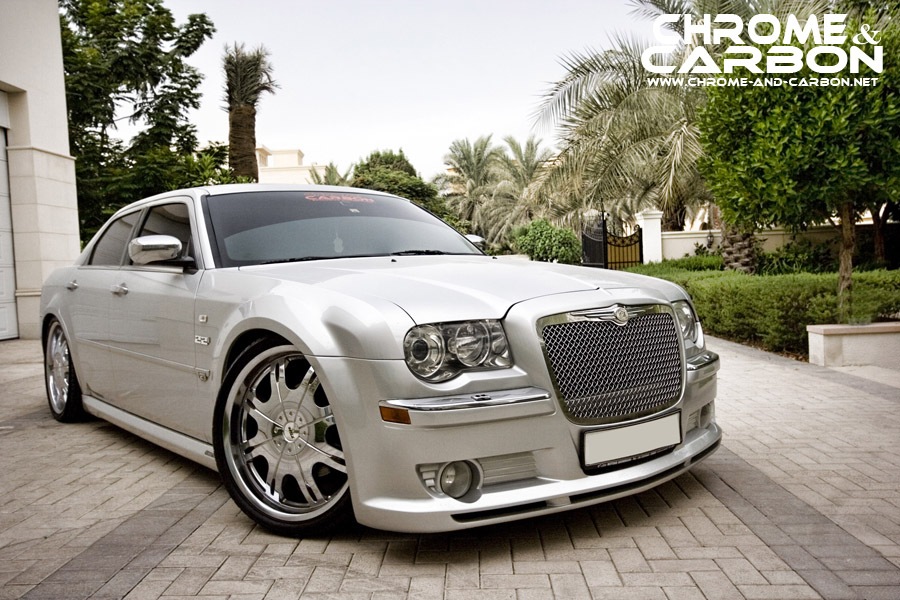 Chrysler 300c body Kit. Chrysler 300c 6/2. Додж 300с. Крайслер 300с белый СРТ.