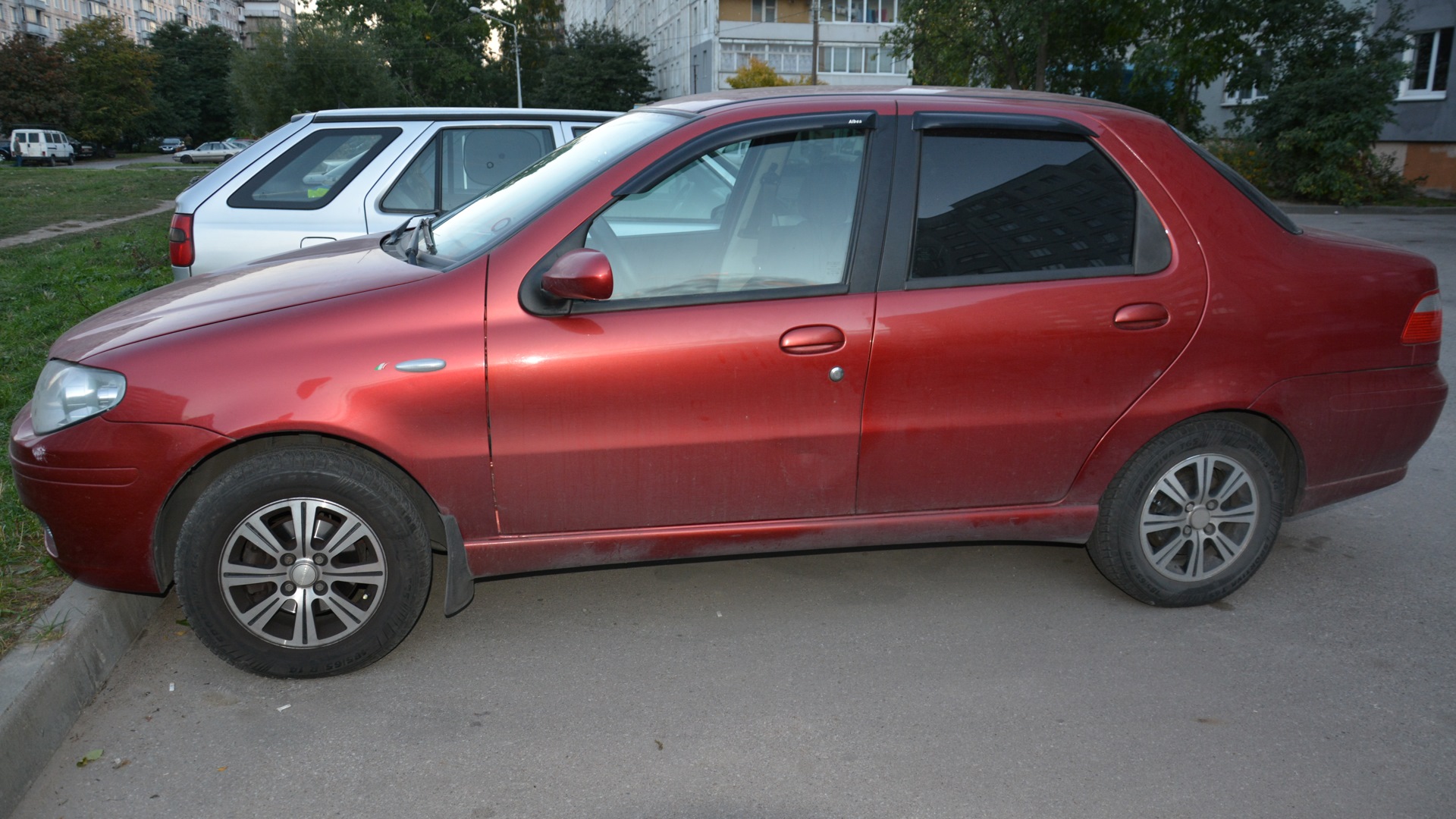 FIAT Albea 1.4 бензиновый 2007 | Вишнёвая девятка на DRIVE2