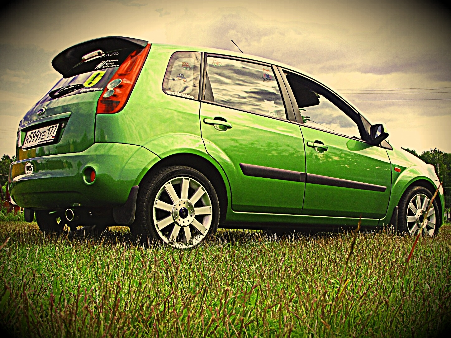 Форд фиеста мк5 размеры. Ford Fiesta mk5. Ford Fiesta mk2 1.6. Green Hatchback Ford Fiesta mk5 1.4. Ford Fiesta mk5 спойлер.