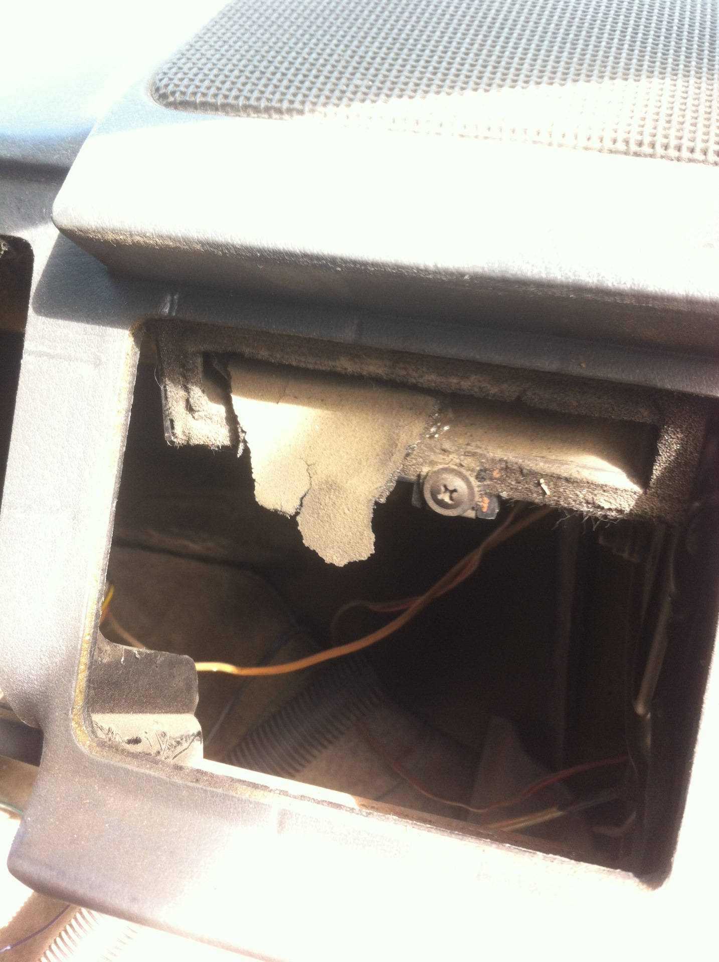 Отопитель салона фольксваген т5. Мазда 3 заслонка рециркуляции воздуха. Пассат б5 не дует в ноги печка. Декор в салон на пассат 5 печка. Плохо дует печка пассат б3.