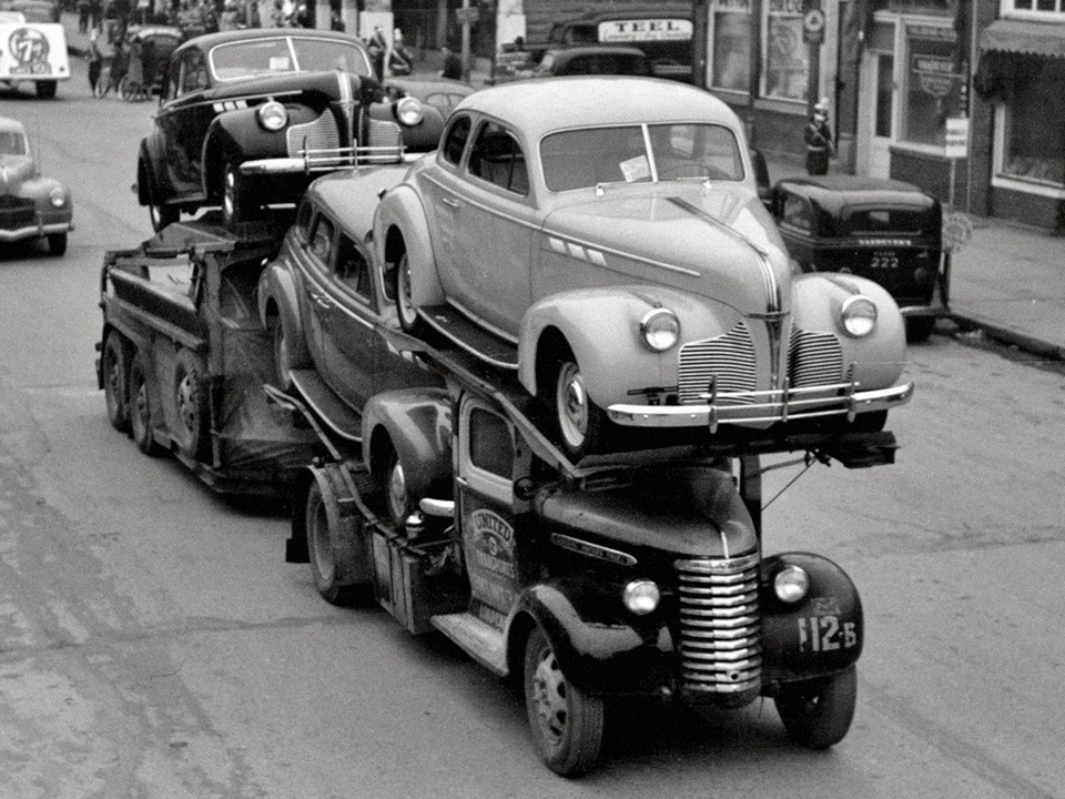 Раньше машина. Машины Америки 1940. Autos Classic Truck 1940. Historic 1940. Какая была работа в 1940 года.