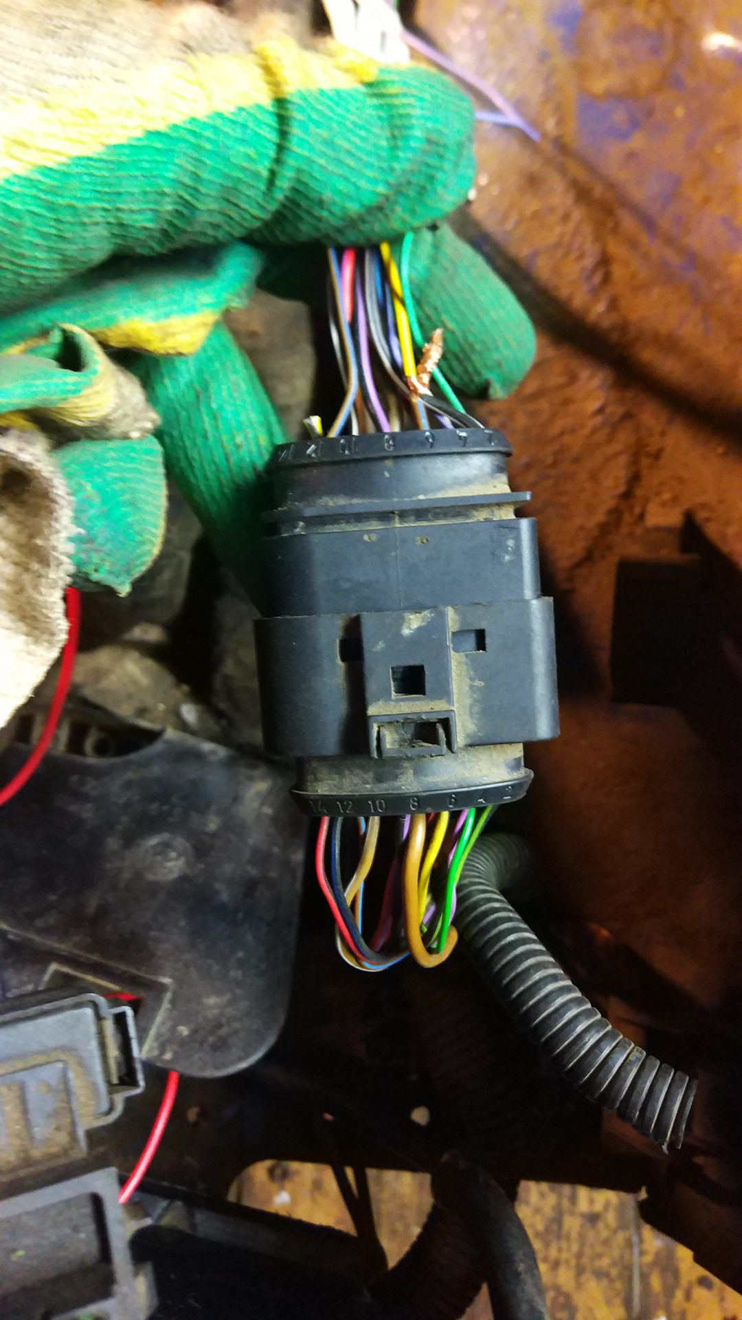 Подскажите распиновку разъема у АКБ — Сообщество «Golf IV club» на DRIVE2