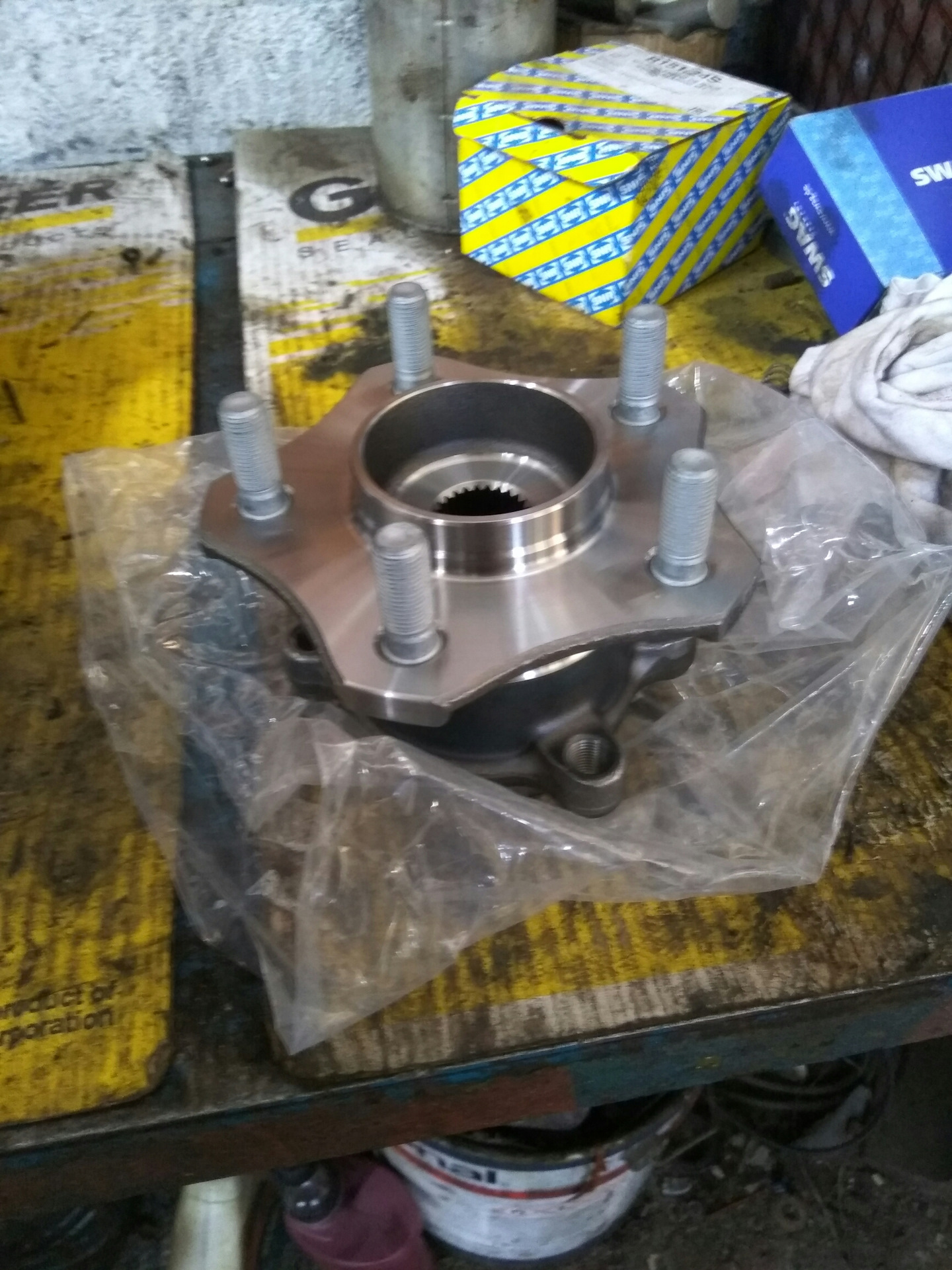 замена задней ступицы, сайлентблоков передних рычагов и основного ремня ...