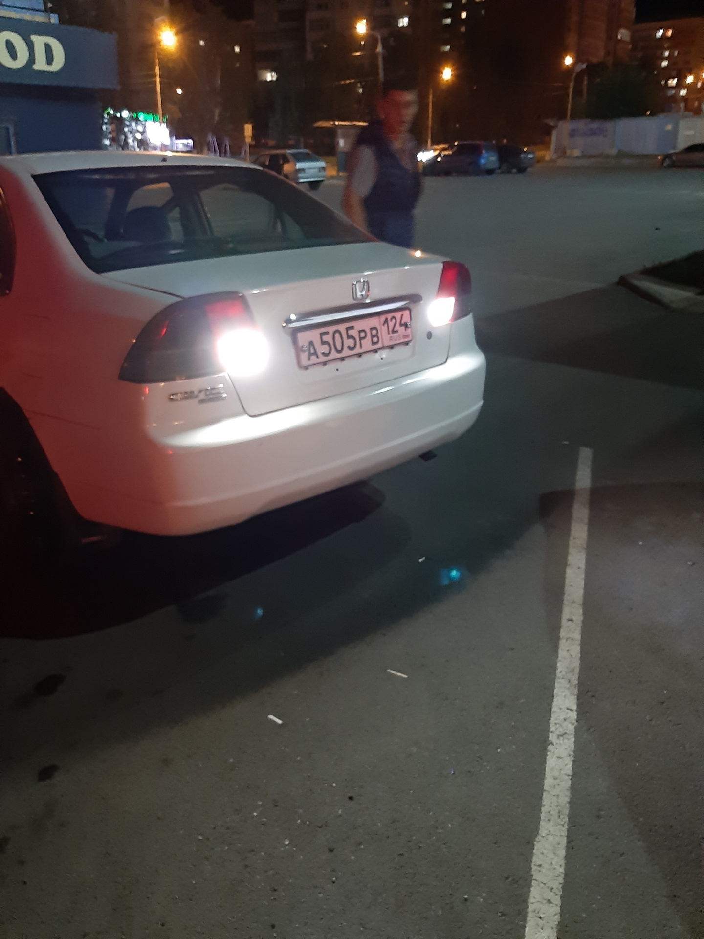 Лампы в стоп-сигналы — Toyota Corolla (120), 1,5 л, 2001 года ...