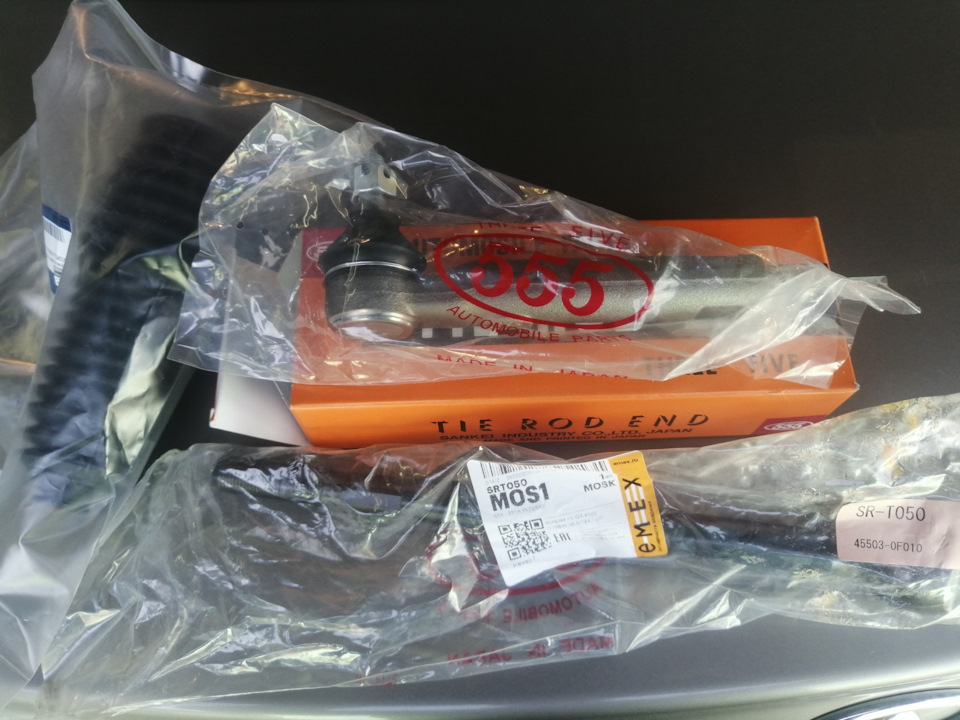 Замена левой рулевой тяги с наконечником. — Toyota Avensis II, 2 л ...