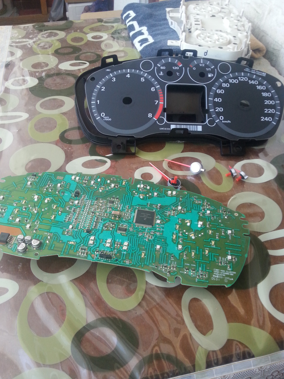 Пропайка панели приборов — Ford Focus II Sedan, 1,6 л, 2005 года ...