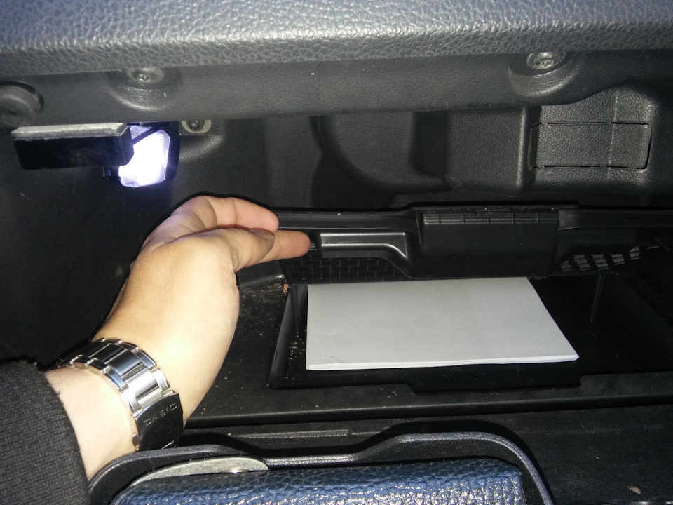 Свет в бардачке. - Volkswagen Polo Sedan, 1,6 л, 2013 года тюнинг DRIVE2