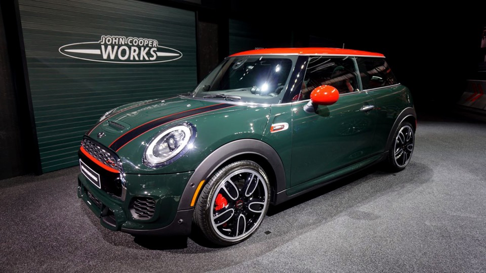 Персона мини 3006ип. Mini re. Cooper s r56. Mini cooper jcw 2022. Mini re.