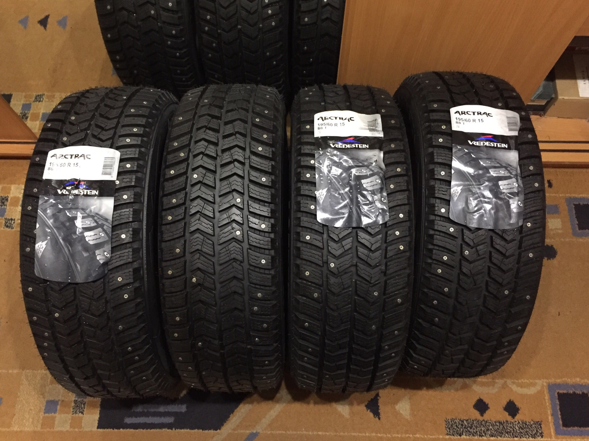 Купил зимнюю резину Vredestein Arctrac 195/60 R15 — Toyota Corolla (120 ...