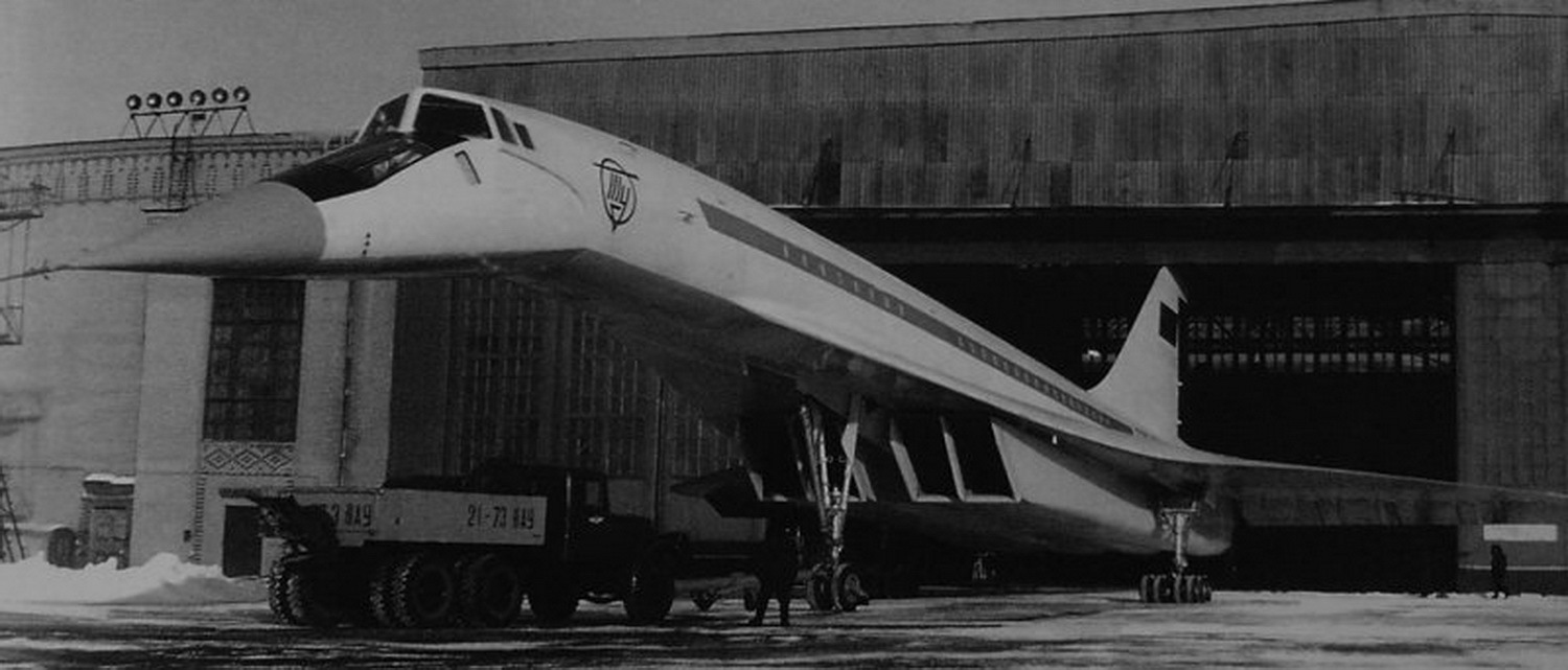 Ту 144 пассажирский самолет скорость. Самолет ту 144. Ту-144 СССР-68001. Ту-144 1968. ОКБ Туполева ту-144.