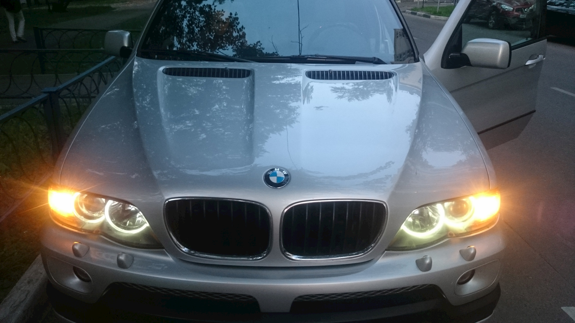 Bmw x5 горит поворотник