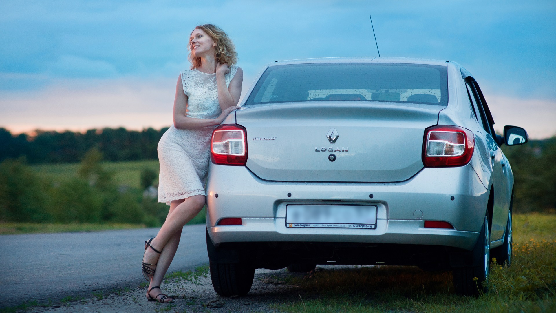 Renault Logan (2G) 1.6 бензиновый 2014 | серебро на DRIVE2