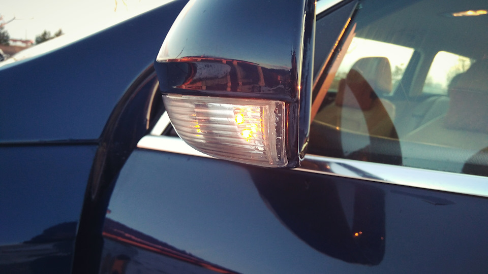 Замена поворотника в боковом зеркале заднего вида — Volkswagen Passat ...