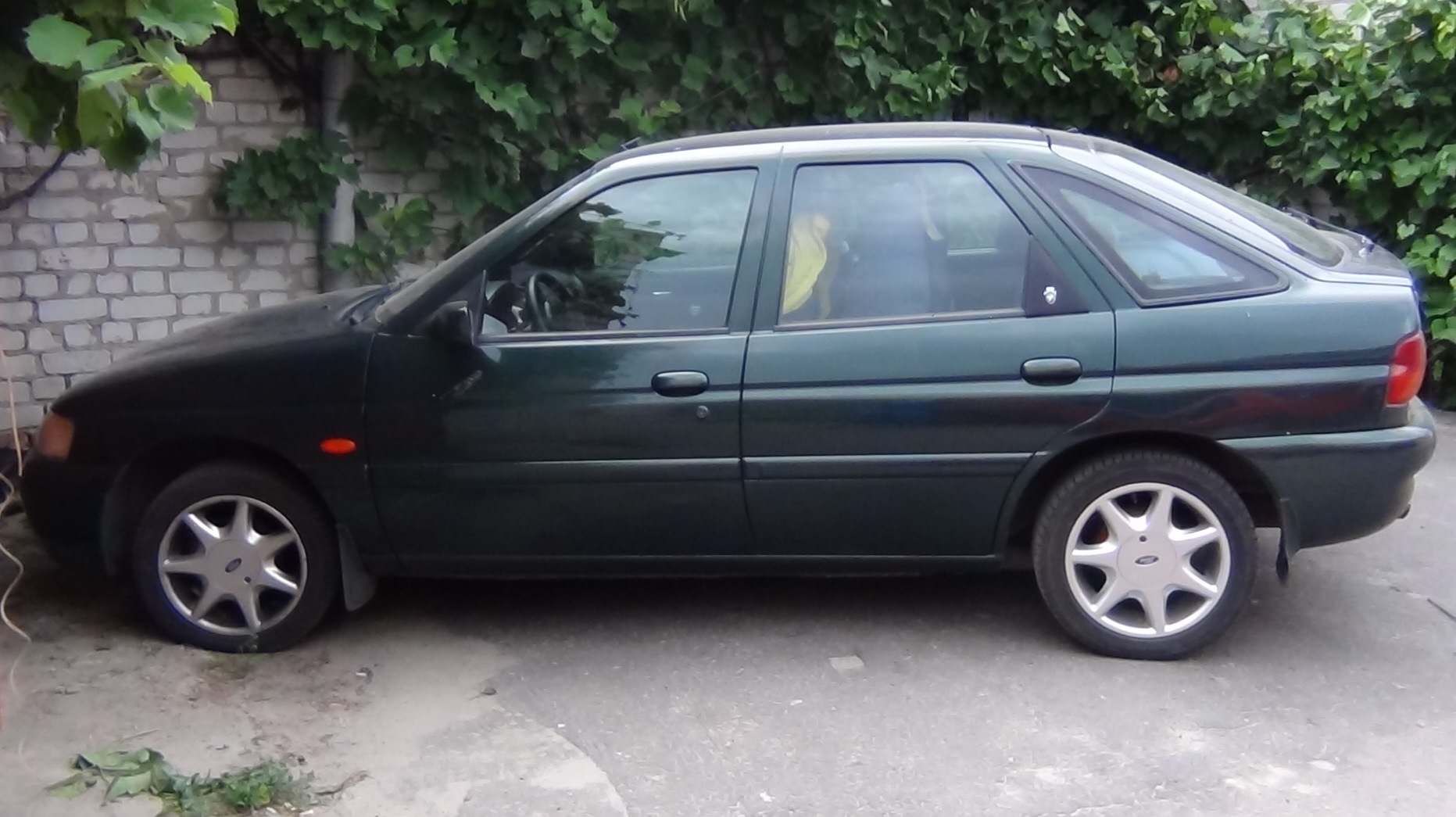 Купить Форд Эскорд 1.8 Дизель