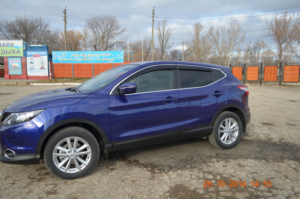 Вынимаешь ключ и открываешь водительскую дверь, а ГУ как работало так и ...