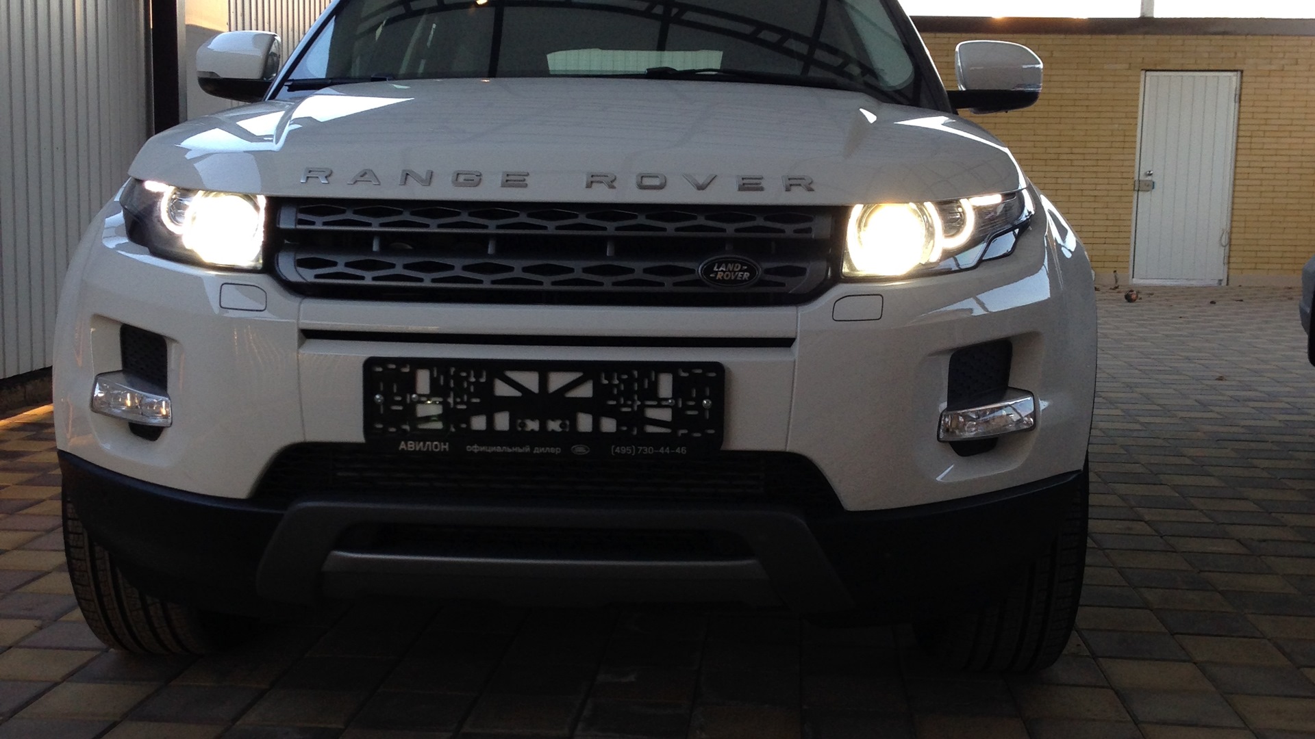 Land Rover Range Rover Evoque 2.2 дизельный 2013 | Бело-черный телОк на  DRIVE2