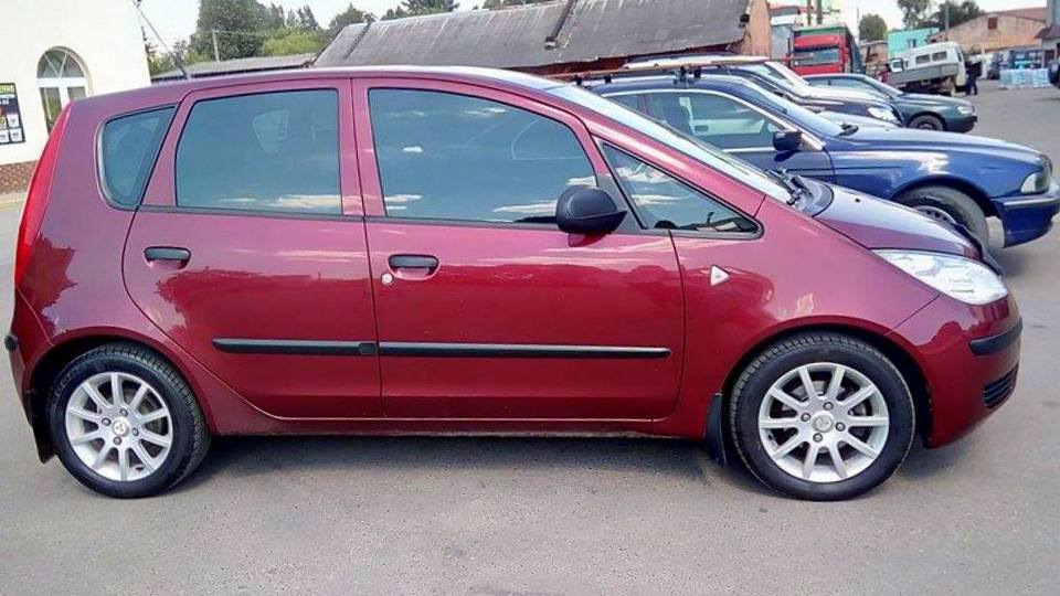 Шины митсубиси кольт. Диски Mitsubishi Colt r15. Кольт 2008. Диски Mitsubishi Colt 1.3. Митсубиси Кольт на r15.