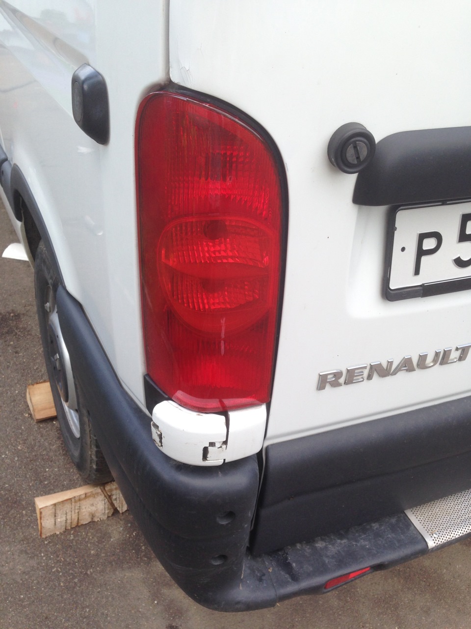 Защитная пленка на фары — Renault Master (3G), 2,5 л, 2009 года ...