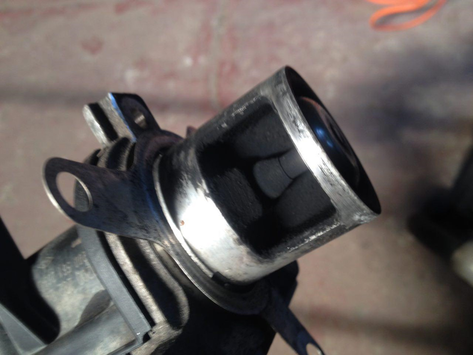 клапан EGR — Renault Laguna III