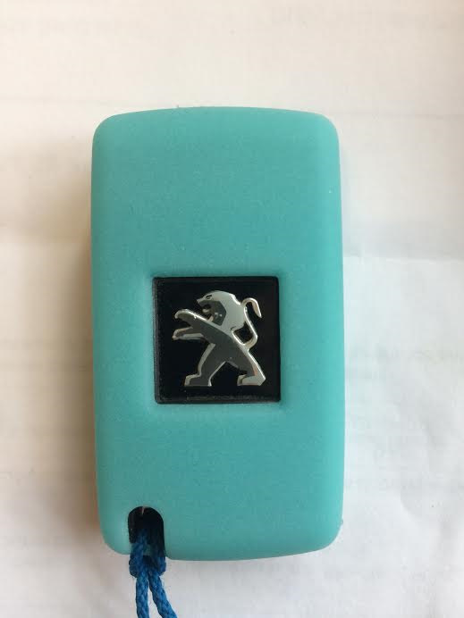 Зеркало для контроля за детьми и чехол на ключ — Peugeot Partner Tepee, 1,6 л, 2013 года