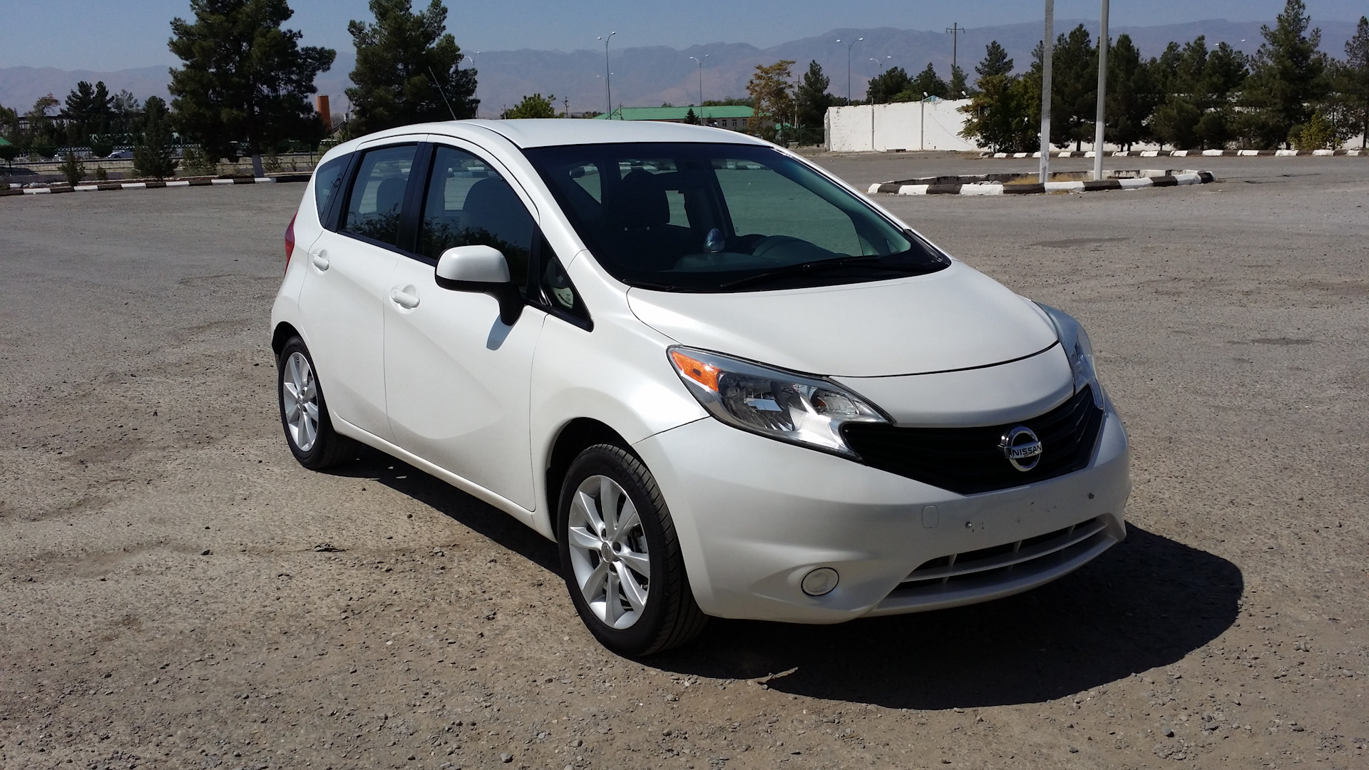 Nissan versa note black 2016. Nissan versa 2007. Верса отзывы. Питьевой йогурт versa. Йогурт с личи.